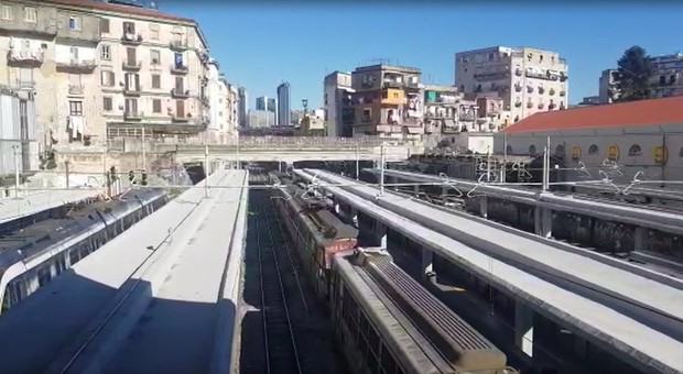 Treno deragliato, a Napoli trombe in segno di solidarietà in Circumvesuviana