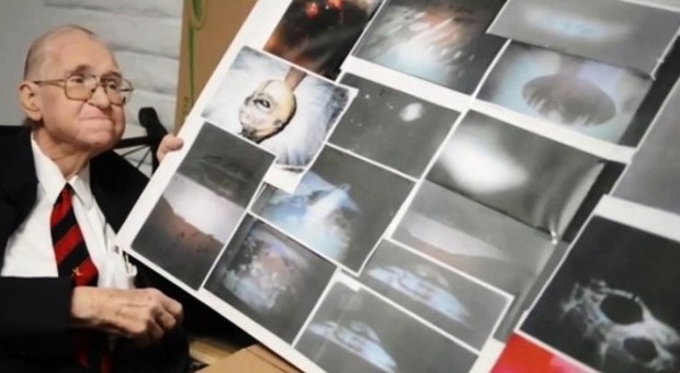 Lo scienziato dell'Area 51 svela tutti i segreti in un video choc: "Gli alieni lavorano lì"