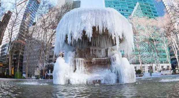 Stati Uniti, il freddo record trasforma le città in opere d'arte di neve e ghiaccio