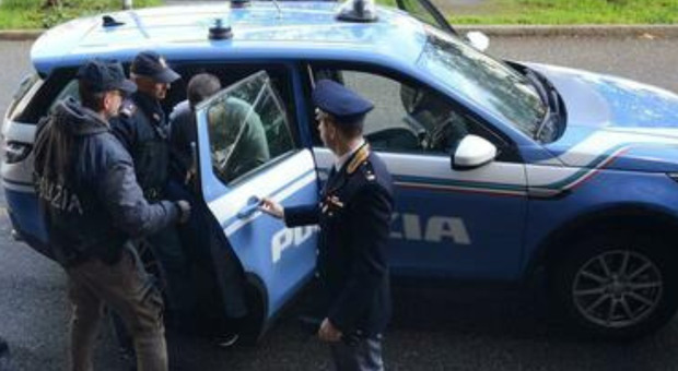 Napoli, arrestato 33enne per rapina nel Porto di Recanati
