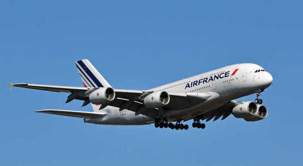 Allarme armi chimiche sui voli per gli Usa nel Memorial day: volo Air France scortato a New York