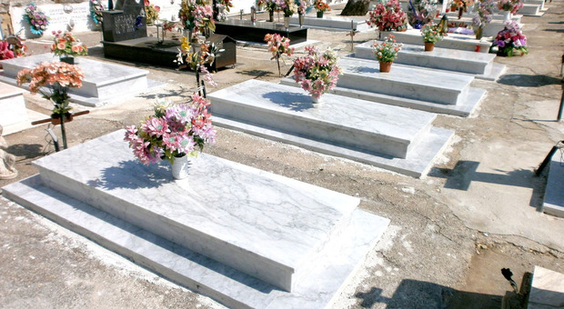 Operaio morto folgorato nel cimitero, dopo nove anni condannati in tre