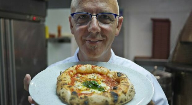Dinner in The Sky a Napoli con Franco Pepe: una pizza a 50 metri di altezza