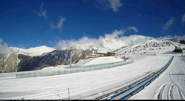 Torna la neve sulle piste da sci di Frontignano: freddo ad alta quota con temperature intorno ai -6