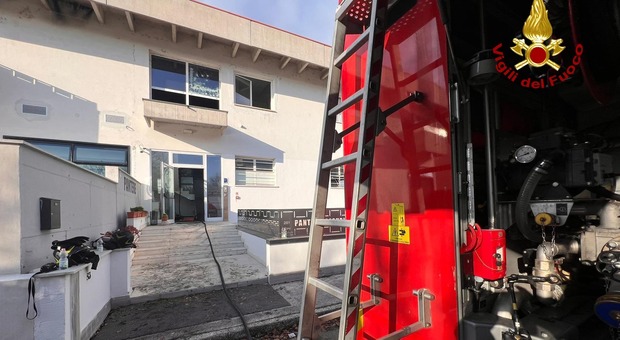 Vicenza. Incendio nella sede di un'istituto di security, a lanciare l'allarme alcuni passanti preoccupati per il fumo che usciva dalla sede