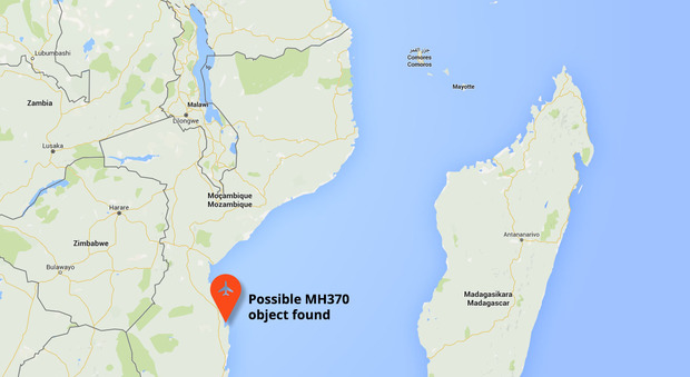 Mistero del volo Mh 370 scomparso due anni fa: ritrovato un altro frammento sulle coste del Mozambico