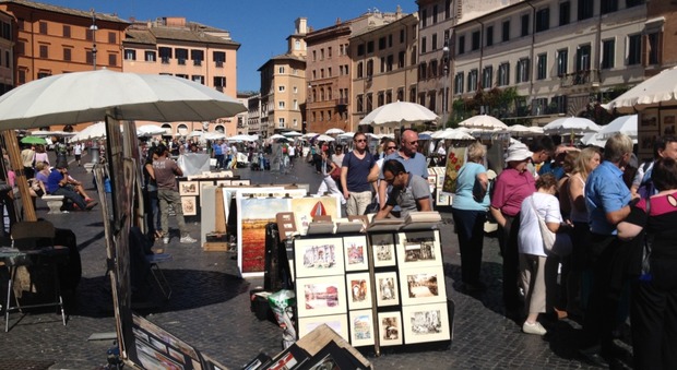 Roma, al vaglio nuovo regolamento per i pittori di strada: «Esame d'arte e postazioni in tutta la città»