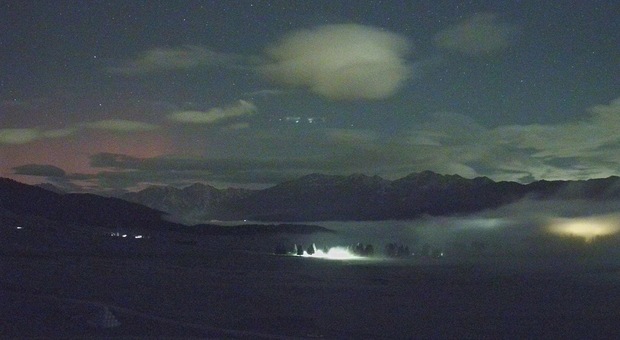 Fregona. L’aurora boreale nel cielo del Cansiglio, anche in diretta web: «Evento raro»