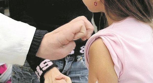 Vaccinazioni ai bambini, parla il primario
