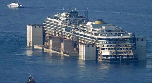 La Costa Concordia 'vede' Genova: relitto a 35 miglia dal porto