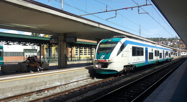 Guasto in Abruzzo, caos Adriatica Fermi i treni che viaggiano verso sud