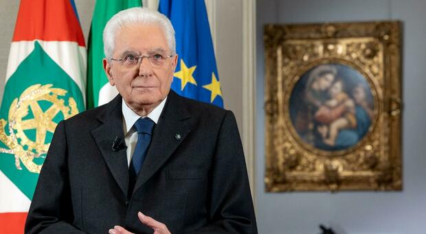 Sergio Mattarella a Caivano, il presidente alla messa di don Patriciello