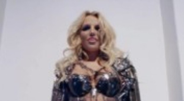 Britney Spears nel video del nuovo singolo "Work Bitch"