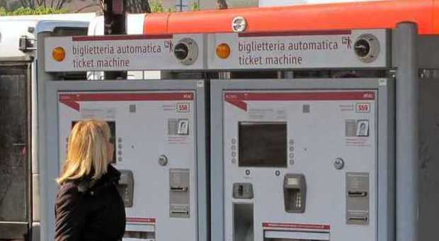 Roma, stretta anti-evasori sui bus: controllori Atac in borghese