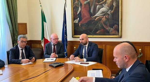 Il sottosegretario Ferrante convoca Anas e Autostrade «Alleggerire il traffico sulla statale 100 Taranto-Bari»