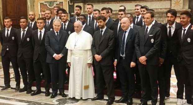 Coppa Italia, Milan e Juventus in udienza dal Papa: «Siate campioni nella vita»