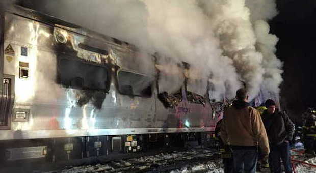 Usa, incidente treno-auto a Valhalla: almeno 7 morti e 12 feriti