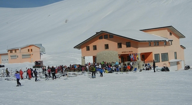 Abruzzo, cade altra neve sulle piste: ecco dove si può sciare