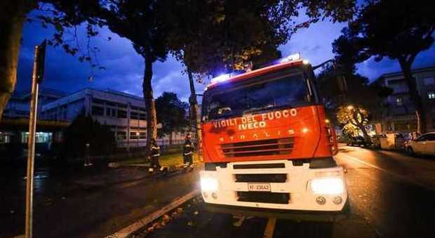 Esplosione in una palazzina tre feriti nel Casertano