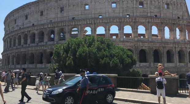 I carabinieri in servizio al Colosseo