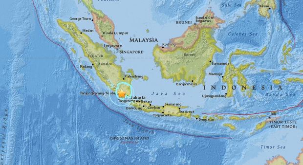 Indonesia, forte scossa di terremoto sull'isola di Sumatra: magnitudo 6.1