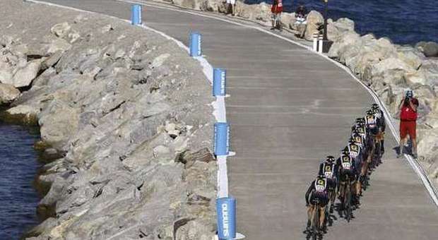 Vuelta: la Bmc vince la cronosquadre delle polemiche