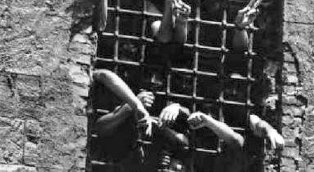 29 luglio 1973 Polizia e carabinieri obbligano i detenuti rivoltosi di Regina Coeli alla resa