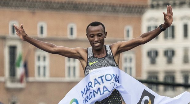 Maratona di Roma, dominio etiope. Zanardi vince per la sesta volta