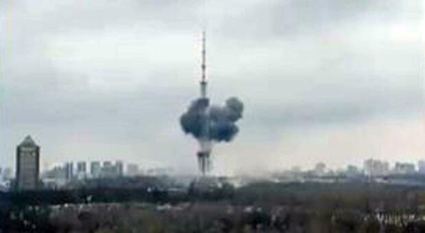 immagine Guerra Ucraina, Kiev sotto attacco. Colpita l'antenna tv e interrotte le trasmissioni