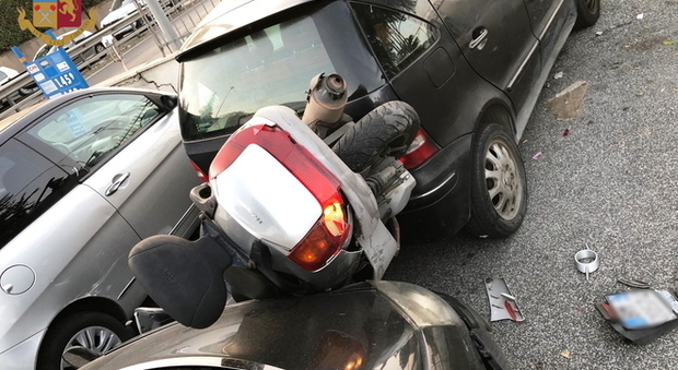 Roma, insegue e tenta di investire un motociclista: « Se non ti ho ammazzato adesso ci riuscirò domani»
