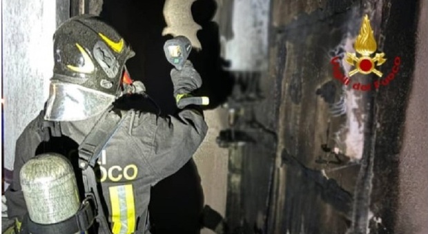 Porto d'Ascoli, fiamme in un appartamento al terzo piano: paura per mamma e figlia