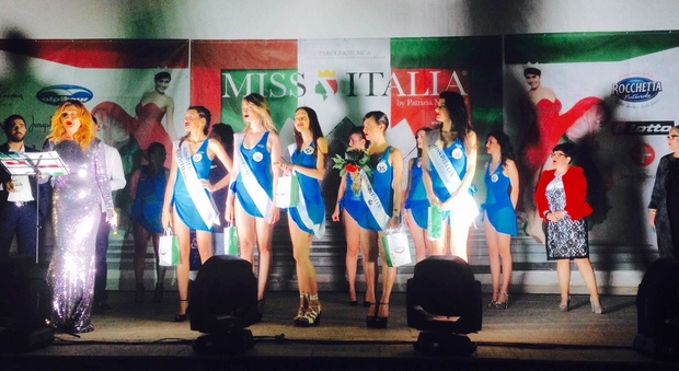 Miss Italia, una 18enne dai capelli blu la prima qualificata per la finalissima regionale