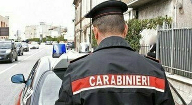 Scampia, getta la droga dal balcone: arrestato 42enne napoletano