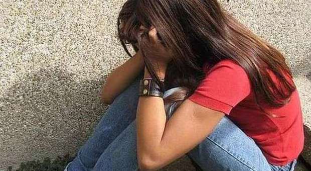 Treviso choc, in tre violentano compagna 13enne e pubblicano il video su WhatsApp