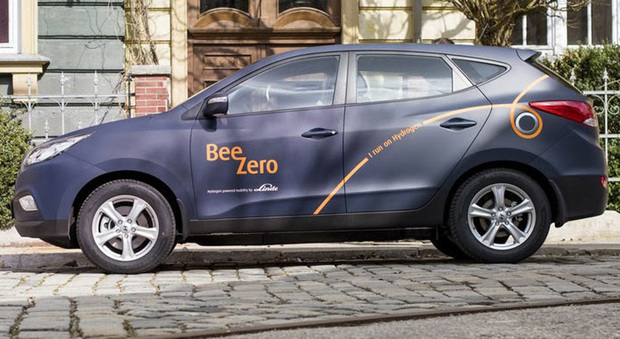 Hyundai lancerà a partire da quest'estate a Monaco, in Germania, il primo servizio di Car Sharing a idrogeno. La flotta BeeZero sarà composta da 50 Hyundai ix35 Fuel Cell