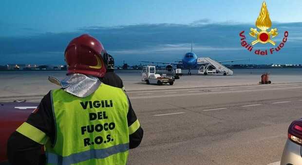 Aereo perde pressione all'impianto idraulico: atterraggio con il piano d'emergenza a Brindisi