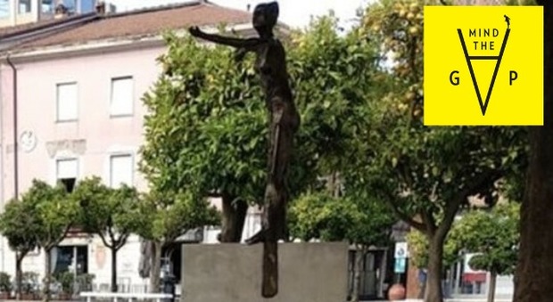 Massa, distrutta la statua simbolo della lotta al femminicidio. È la sesta volta