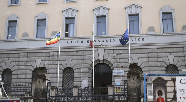 Napoli, al Liceo Vico non partono i corsi di recupero: «Non ci sono fondi»