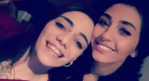 Coppia di ragazze scomparse nel nulla: "I genitori non approvavano la loro relazione"