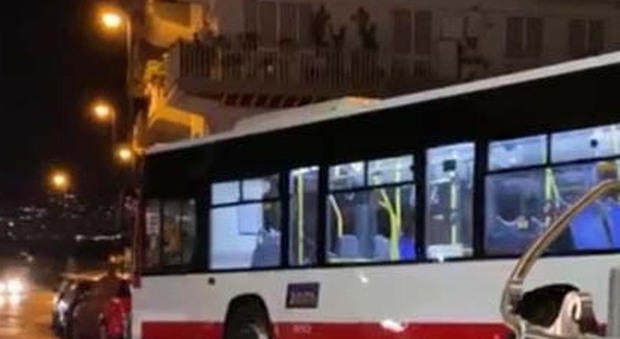 Trasporti, da oggi in servizio a Napoli 13 nuovi autobus a metano nell'Anm