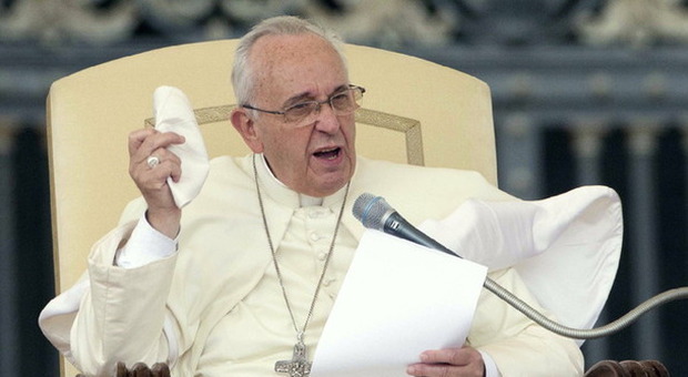 Papa Francesco benedice i centri sociali: continuate la lotta
