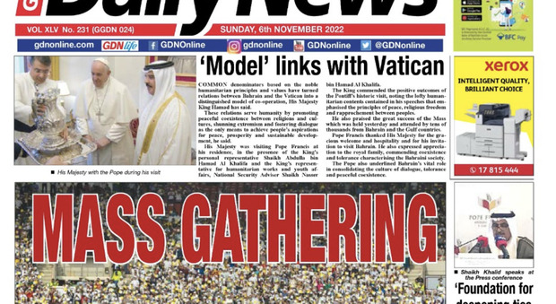 Papa Francesco si congeda: ai cattolici del Golfo raccomanda di restare uniti mentre i media arabi ricamano sul "raduno di massa"
