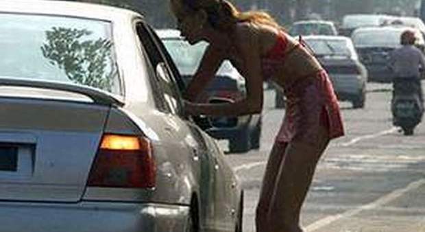 Una prostituta in strada