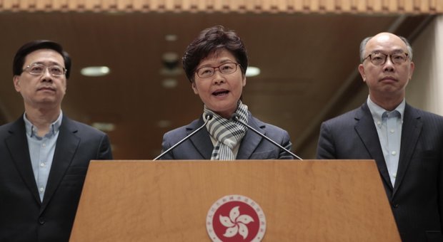 Hong Kong, la governatrice Lam: «Ora i rivoltosi sono nemici del popolo: non otterranno mai cosa chiedono con la violenza»