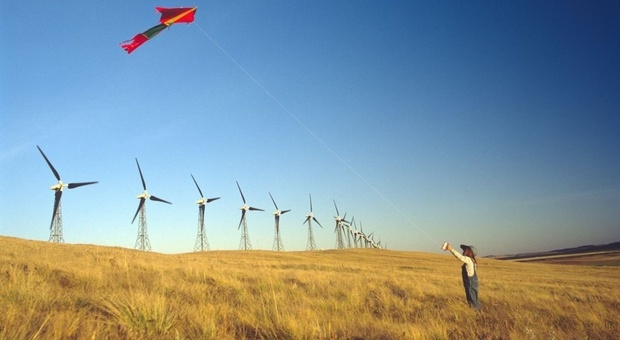 Pale eoliche, tra le fondi di energia rinnovabile, uno dei pilastri della strategia sostenibile dell'italia