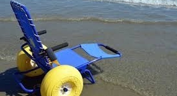 Rubata in spiaggia una sedia job per disabili da 900 euro