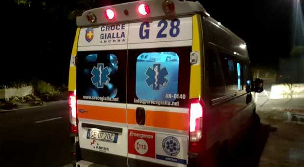 Ancona, drammatico volo con il monopattino in piena notte: uomo di 37 anni in condizioni gravissime