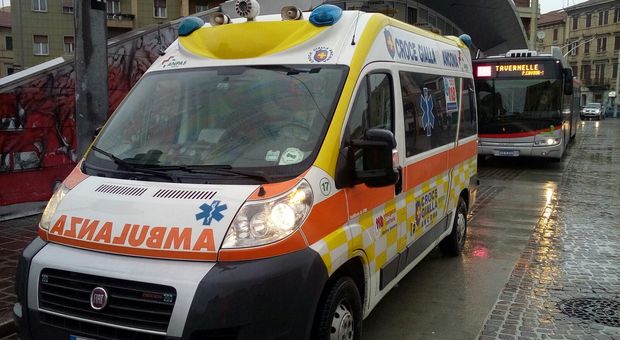 Ancona, ragazzo di 17anni colpito da uno choc anafilattico in centro