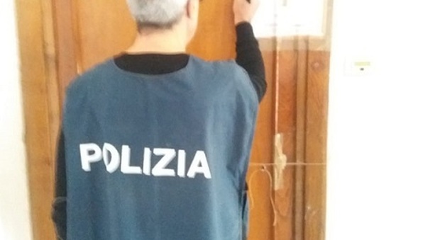Case in affitto a prostitute e trans: lo sfruttatore ci ricasca, arrestato Case in affitto a prostitute e trans: lo sfruttatore ci ricasca, arrestato