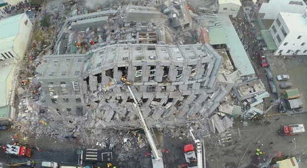 Terremoto a Taiwan, si contano i morti: salgono a 23 le vittime, 70 i dispersi